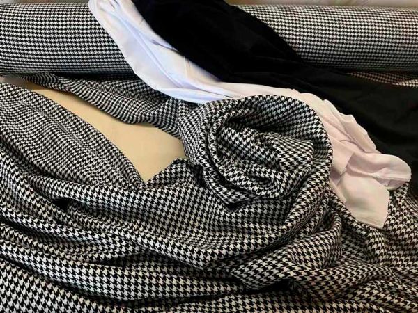 Костюмка стрейч Гусиная лапка Chanel черно-белая